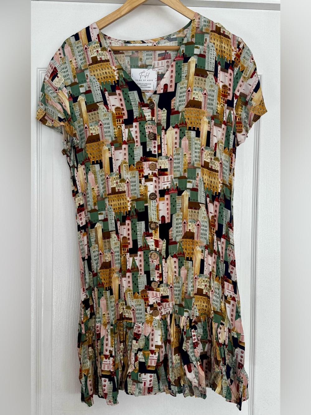 Artsy Indie Cottage Core City Print Button-Front Women’s Top